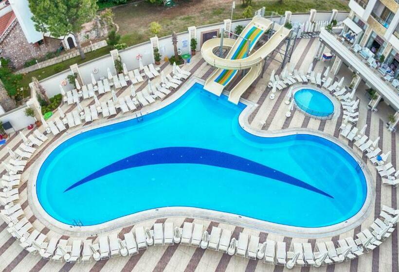 فندق Golden Rock Beach