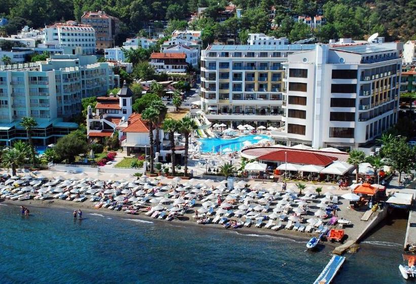 فندق Golden Rock Beach