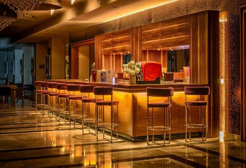 فندق Golden Rock Beach