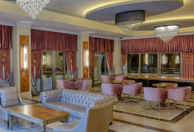 فندق Golden Rock Beach