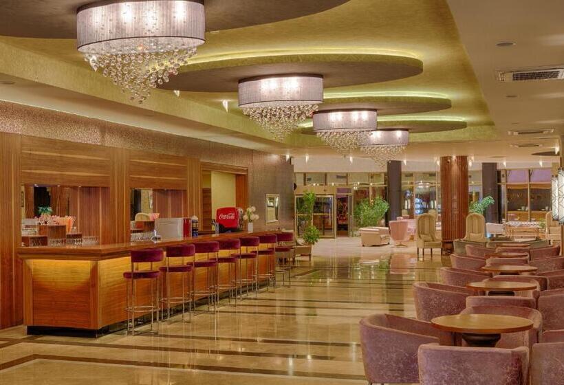 فندق Golden Rock Beach