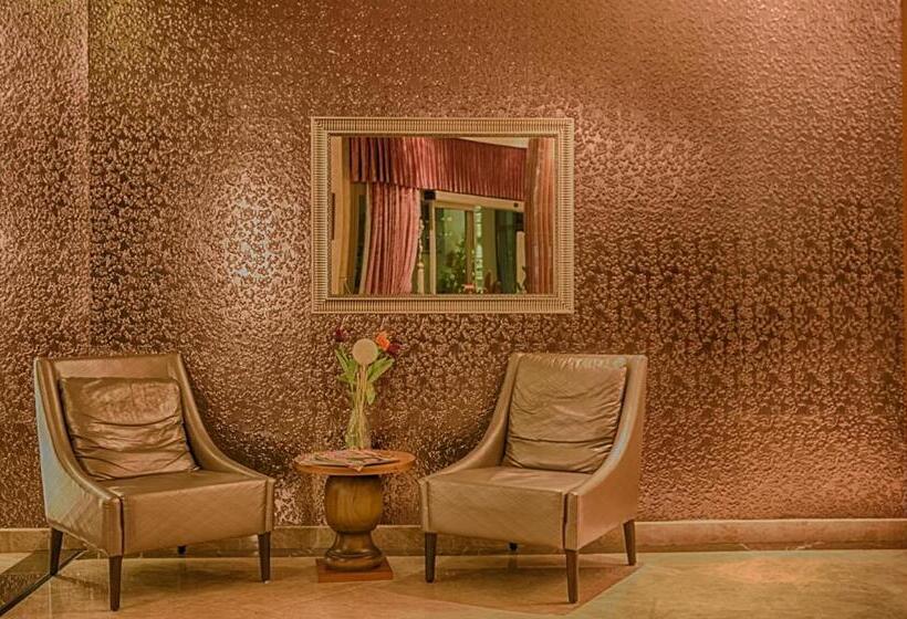 فندق Golden Rock Beach