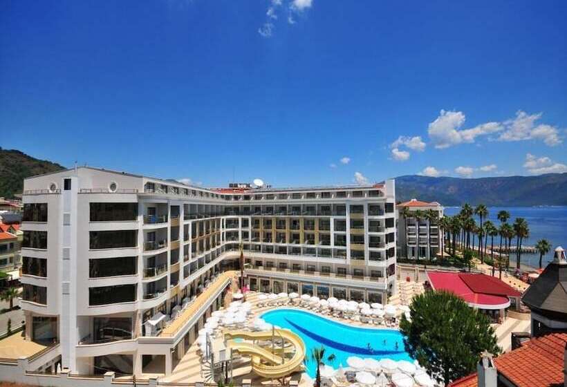 فندق Golden Rock Beach