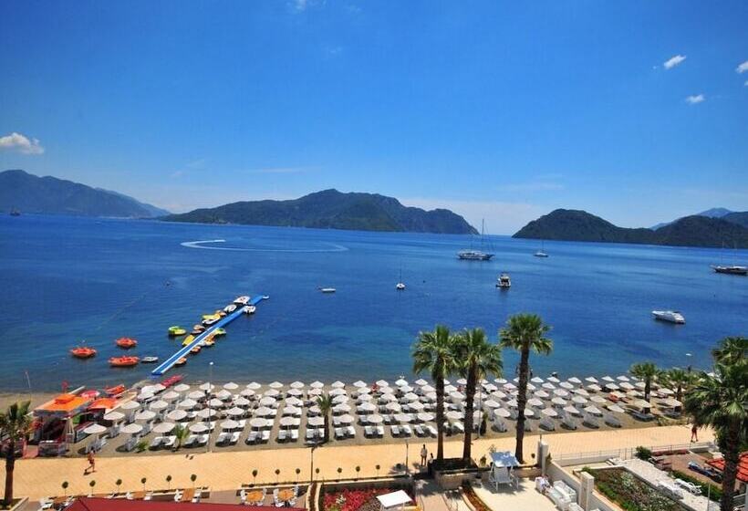 فندق Golden Rock Beach