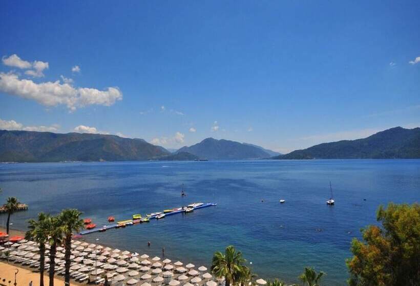 فندق Golden Rock Beach