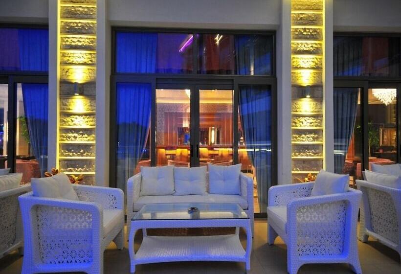 فندق Golden Rock Beach