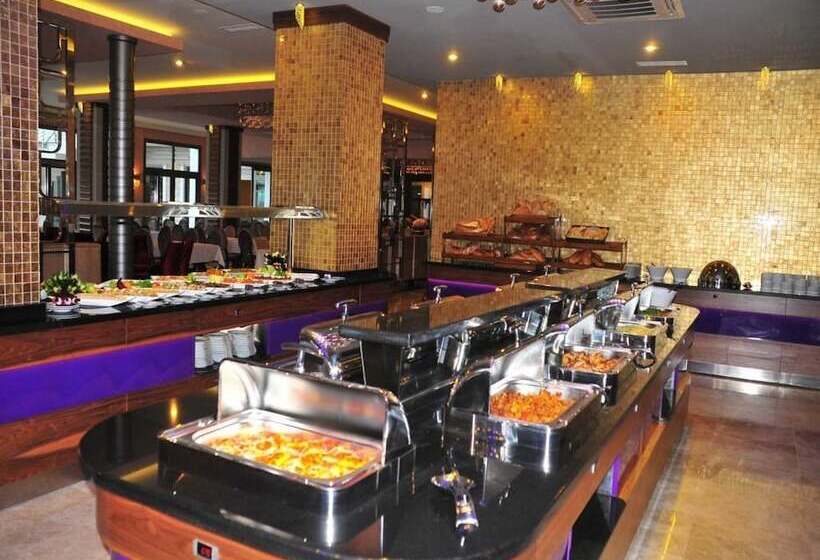 فندق Golden Rock Beach