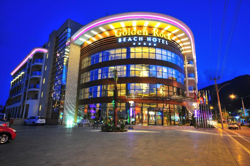 فندق Golden Rock Beach