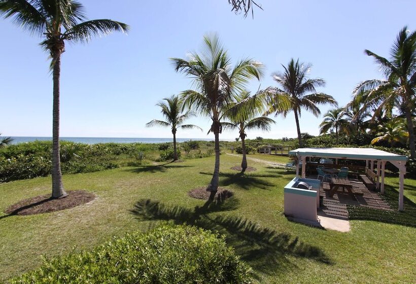 فندق Gulf Breeze Cottages