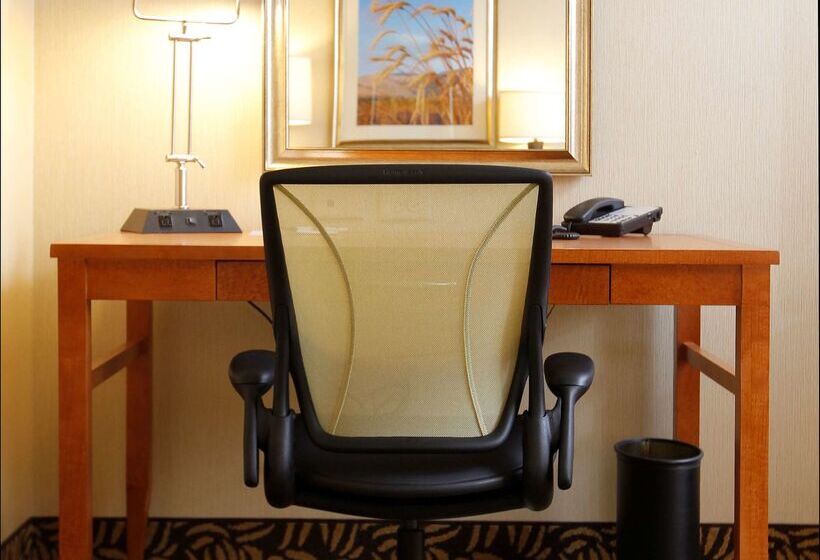 فندق Hilton Garden Inn Cedar Falls