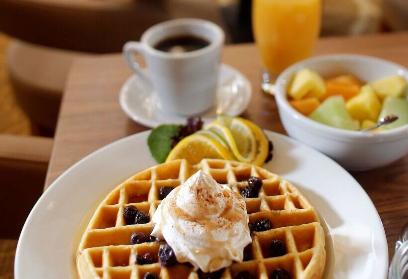 فندق Hilton Garden Inn Cedar Falls