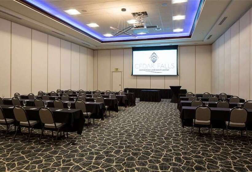 فندق Hilton Garden Inn Cedar Falls