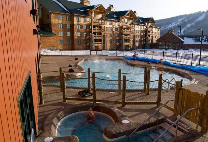 ホテル Hope Lake Lodge & Indoor Waterpark