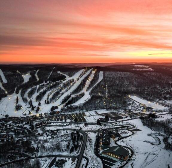 ホテル Hope Lake Lodge & Indoor Waterpark