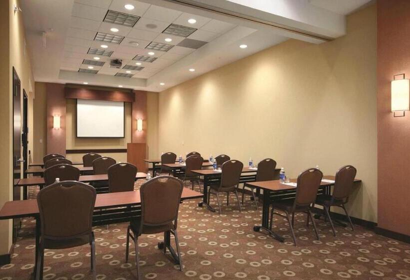 هتل Hyatt Place Des Moines/downtown