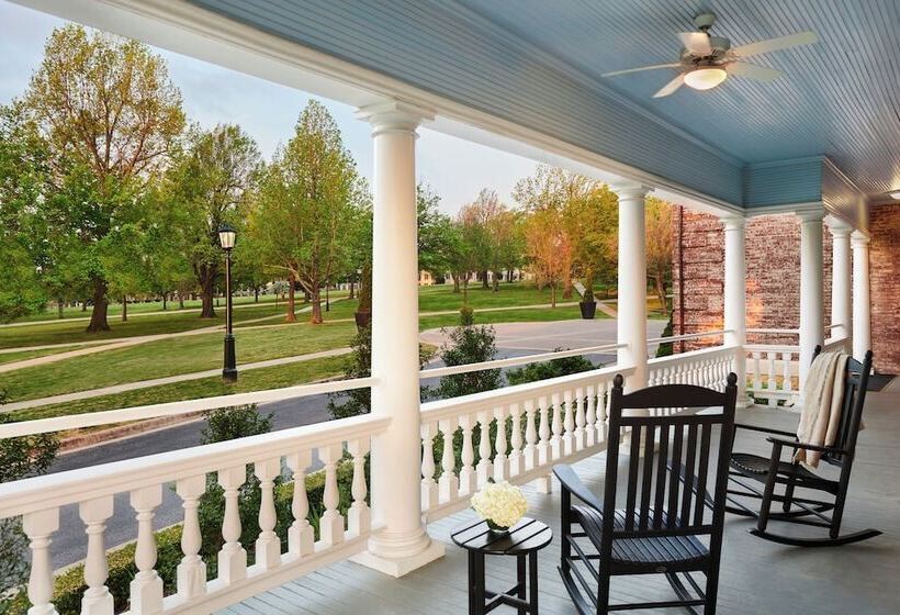 هتل Inn At Carnall Hall