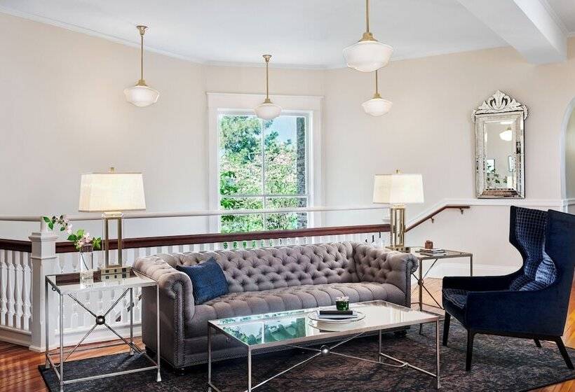 فندق Inn At Carnall Hall