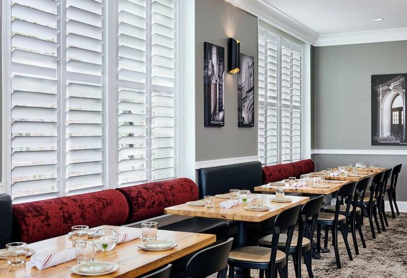 فندق Inn At Carnall Hall