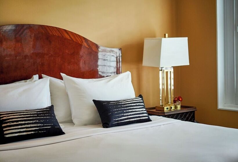 فندق Inn At Carnall Hall