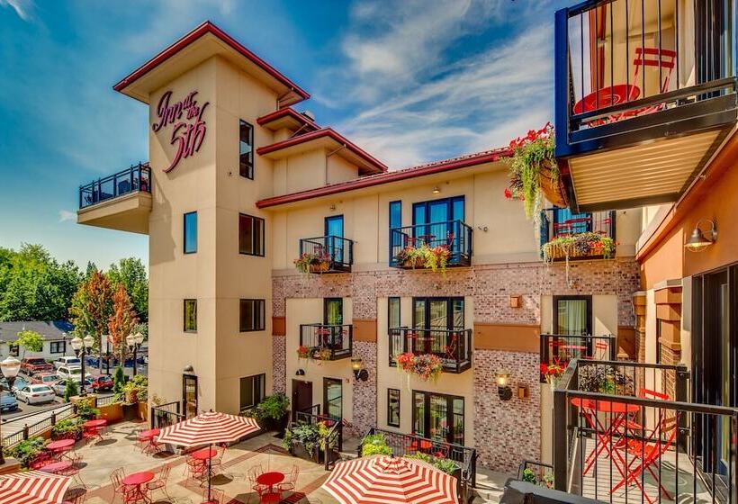 ホテル Inn At The 5th