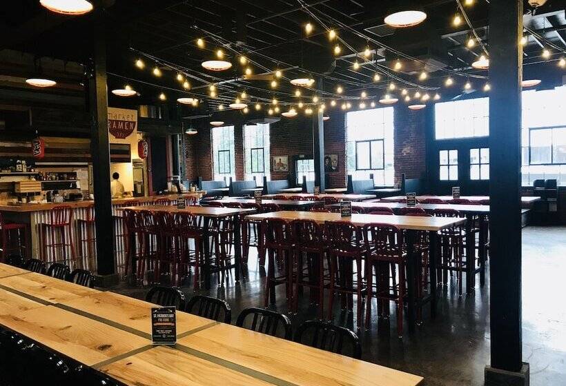 ホテル Inn At The 5th