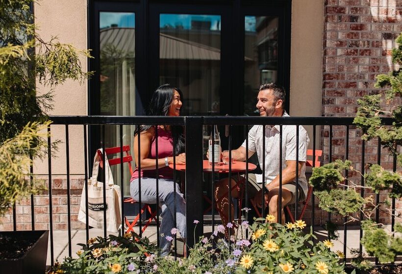 ホテル Inn At The 5th