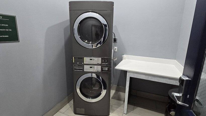 فندق La Quinta By Wyndham Gonzales La