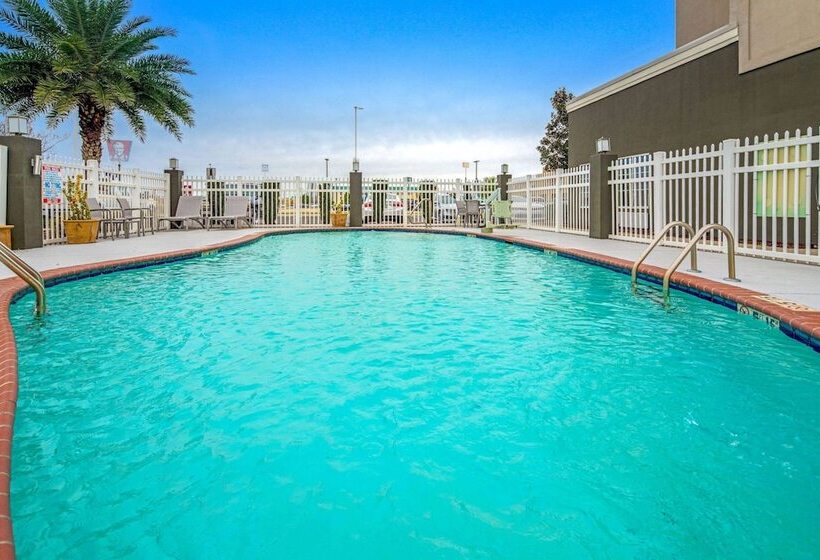 فندق La Quinta By Wyndham Gonzales La