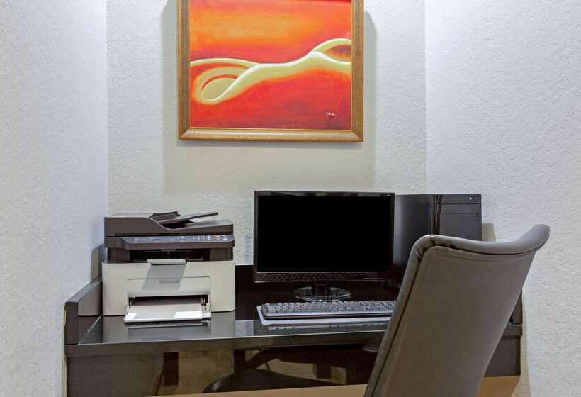 فندق La Quinta Inn & Suites By Wyndham Hammond