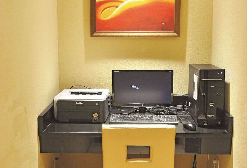 فندق La Quinta Inn & Suites By Wyndham Hammond