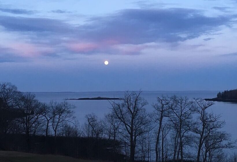 Отель Ledges By The Bay