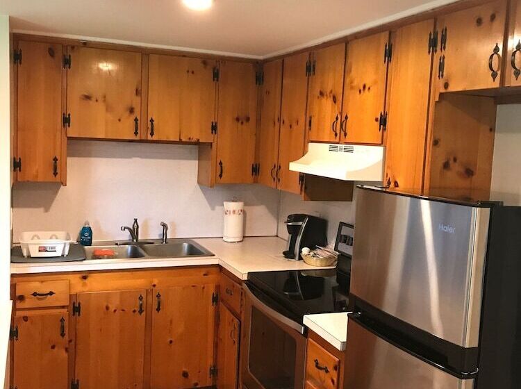 Отель Ledges By The Bay