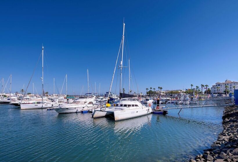 בית מלון כפרי Meliá Isla Canela