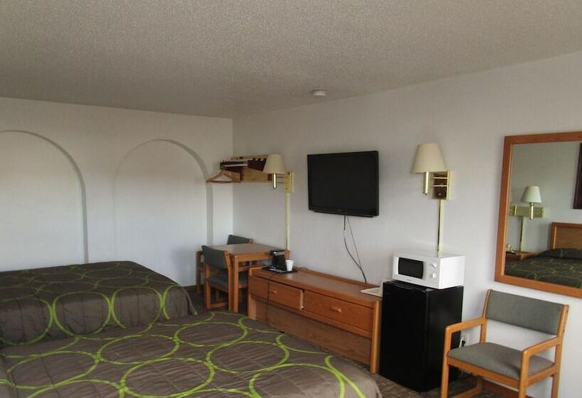 בית מלון כפרי North Country Inn & Suites