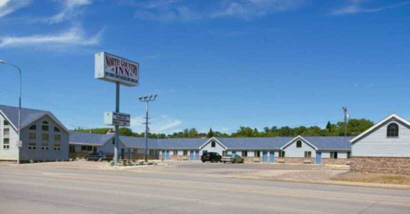 בית מלון כפרי North Country Inn & Suites