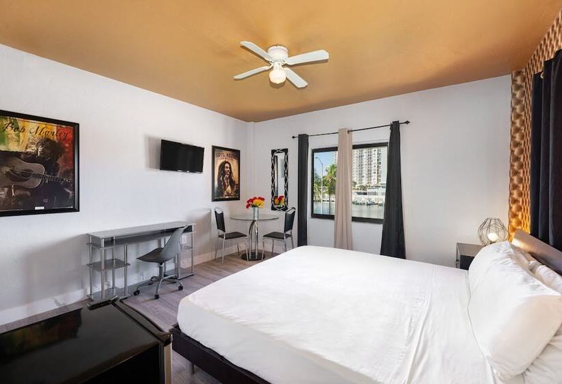 ホテル Notebook Miami Beach