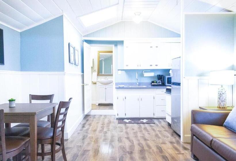 فندق Ocean Echo Inn & Beach Cottages