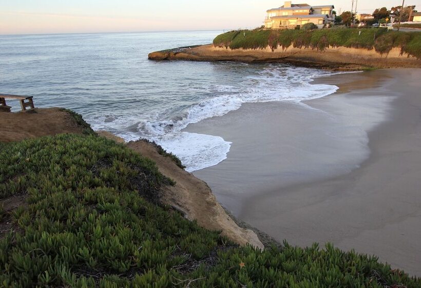 فندق Ocean Echo Inn & Beach Cottages