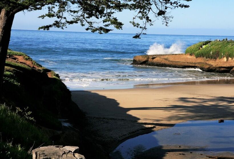 فندق Ocean Echo Inn & Beach Cottages