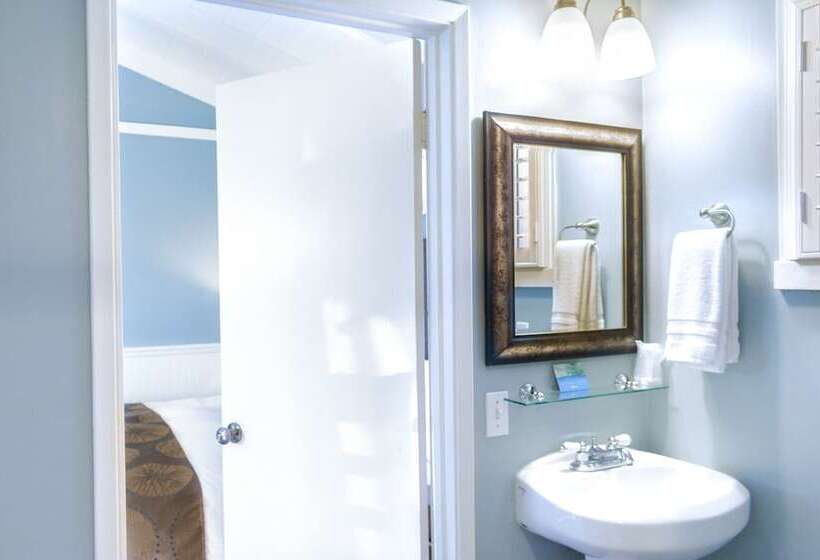 فندق Ocean Echo Inn & Beach Cottages