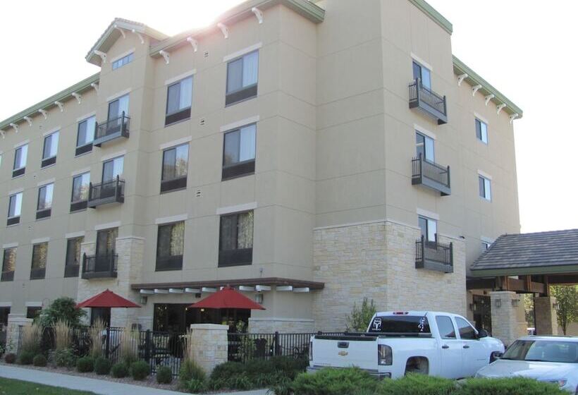 酒店 Parkwood Inn & Suites