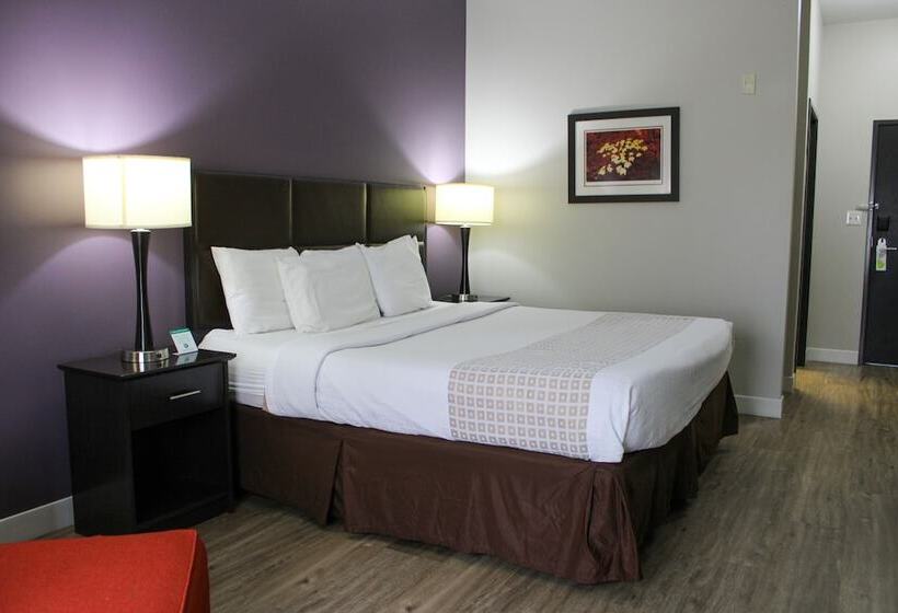 酒店 Parkwood Inn & Suites