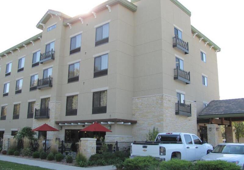 酒店 Parkwood Inn & Suites