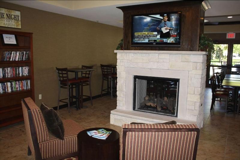 酒店 Parkwood Inn & Suites