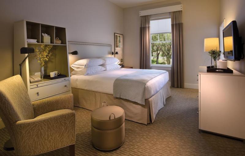 Отель Parq Central Albuquerque