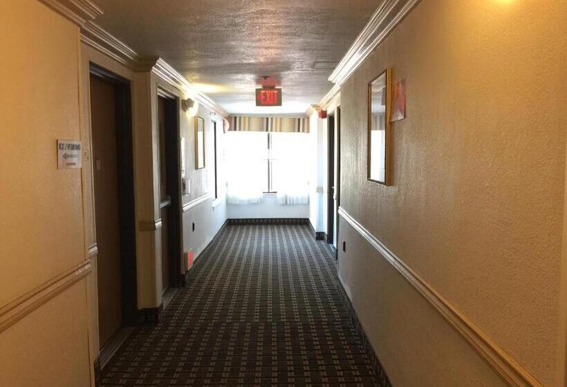 فندق Pleasant Hill Inn