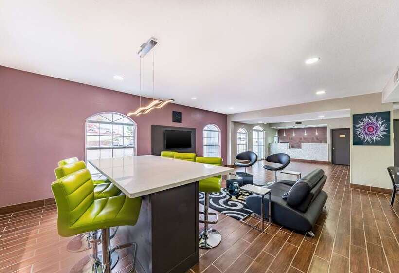 호텔 Quality Inn & Suites Canton