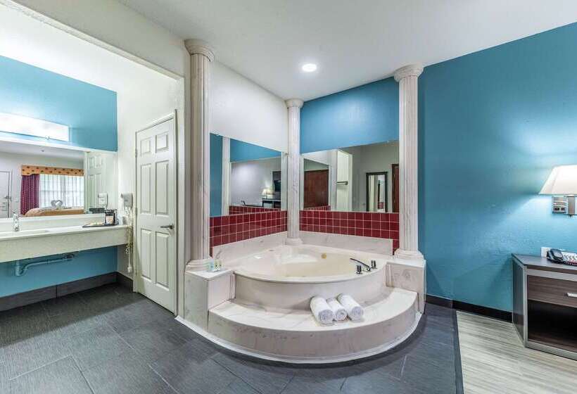 호텔 Quality Inn & Suites Canton