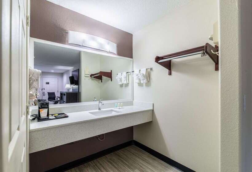 호텔 Quality Inn & Suites Canton