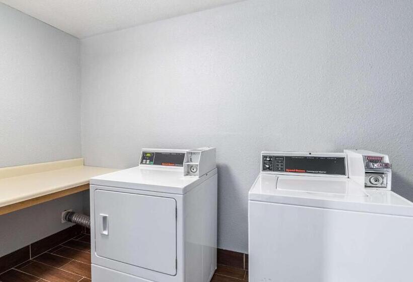 호텔 Quality Inn & Suites Canton